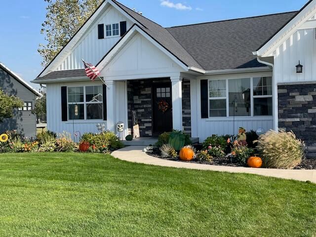 1667 Turtle Head Lane 63, Yankee Springs Twp, MI 49348