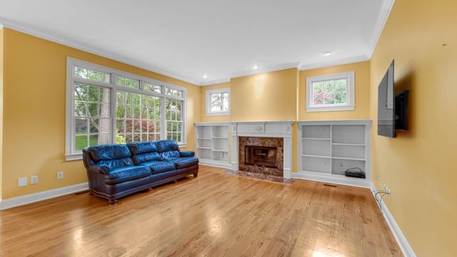 2506 Ashbourne Court, Valparaiso, IN 46385