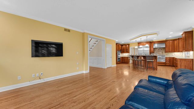 2506 Ashbourne Court, Valparaiso, IN 46385