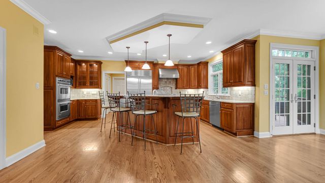 2506 Ashbourne Court, Valparaiso, IN 46385