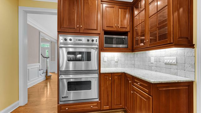 2506 Ashbourne Court, Valparaiso, IN 46385