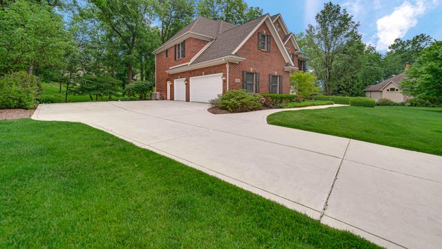 2506 Ashbourne Court, Valparaiso, IN 46385