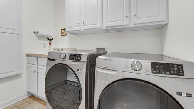 2506 Ashbourne Court, Valparaiso, IN 46385