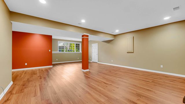 2506 Ashbourne Court, Valparaiso, IN 46385