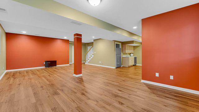 2506 Ashbourne Court, Valparaiso, IN 46385