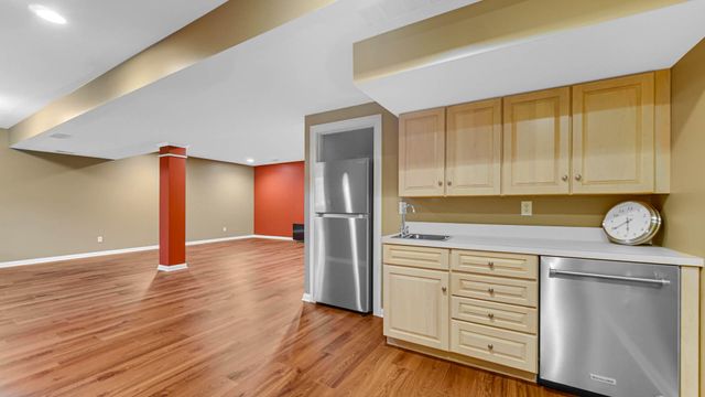 2506 Ashbourne Court, Valparaiso, IN 46385