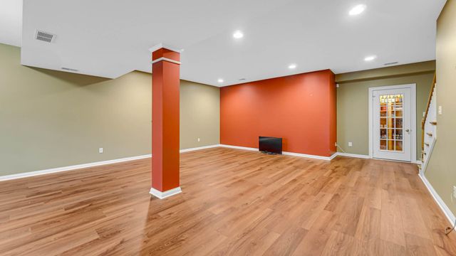 2506 Ashbourne Court, Valparaiso, IN 46385