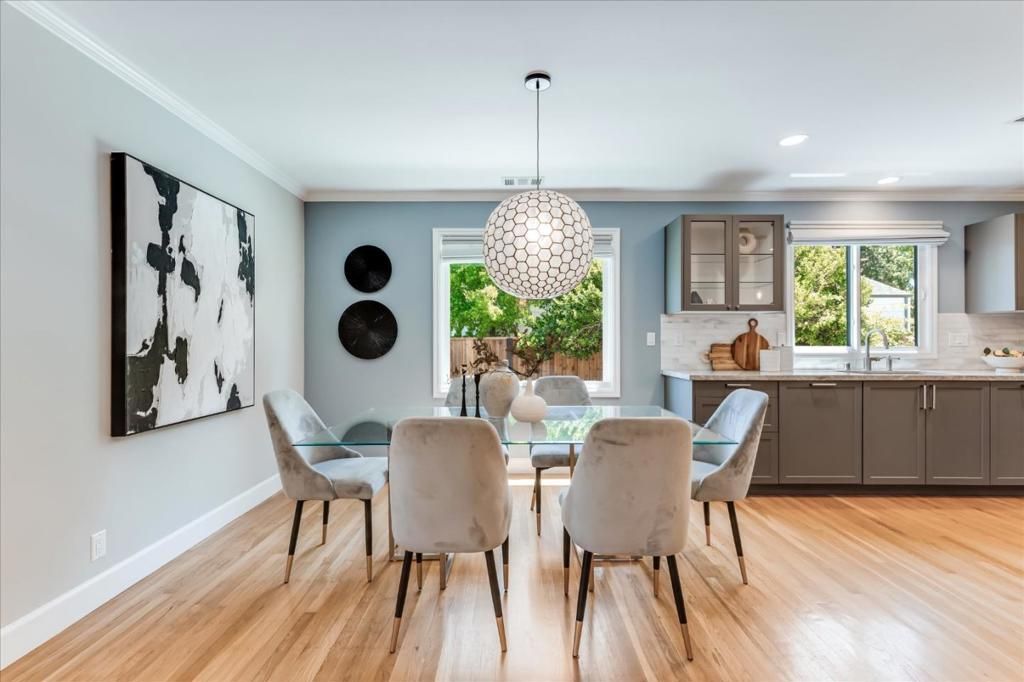 Image 10 of property listing at 488 Sapphire Street, Redwood City, CA 94062
