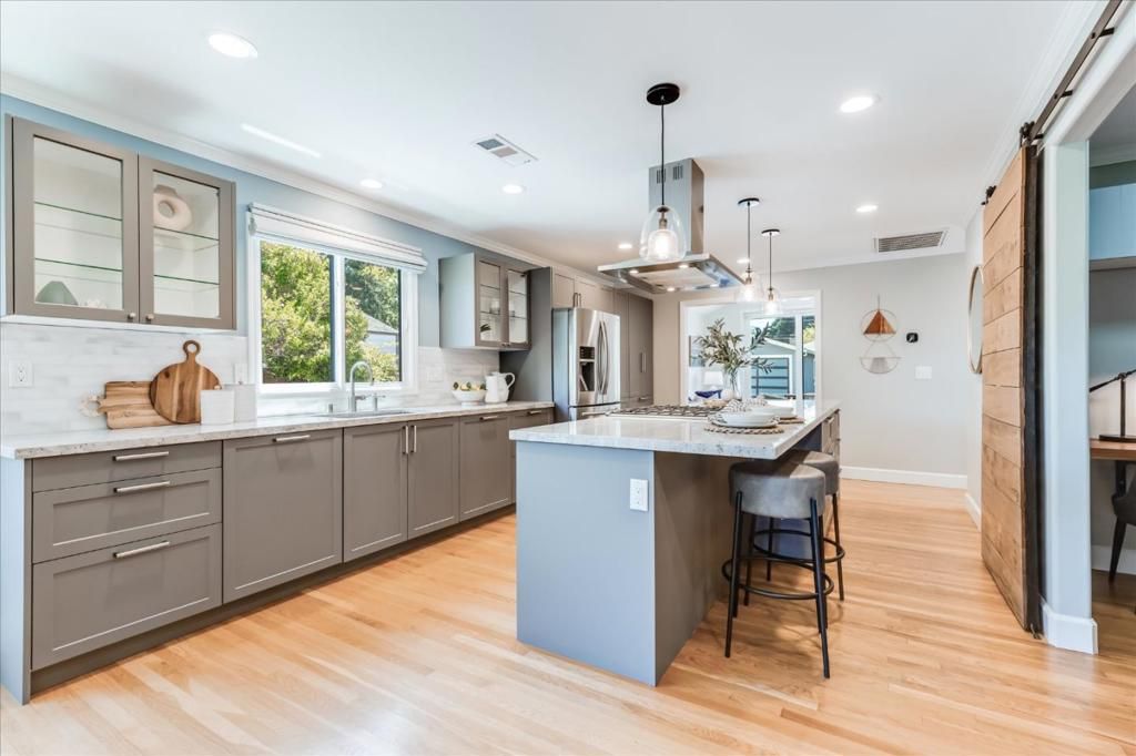 Image 12 of property listing at 488 Sapphire Street, Redwood City, CA 94062