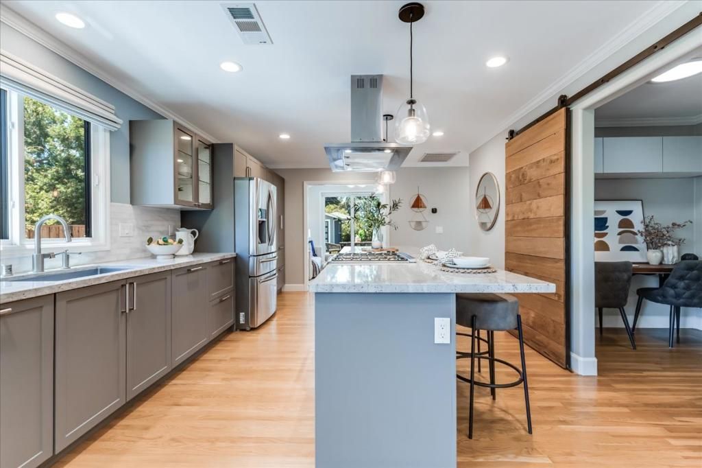 Image 14 of property listing at 488 Sapphire Street, Redwood City, CA 94062