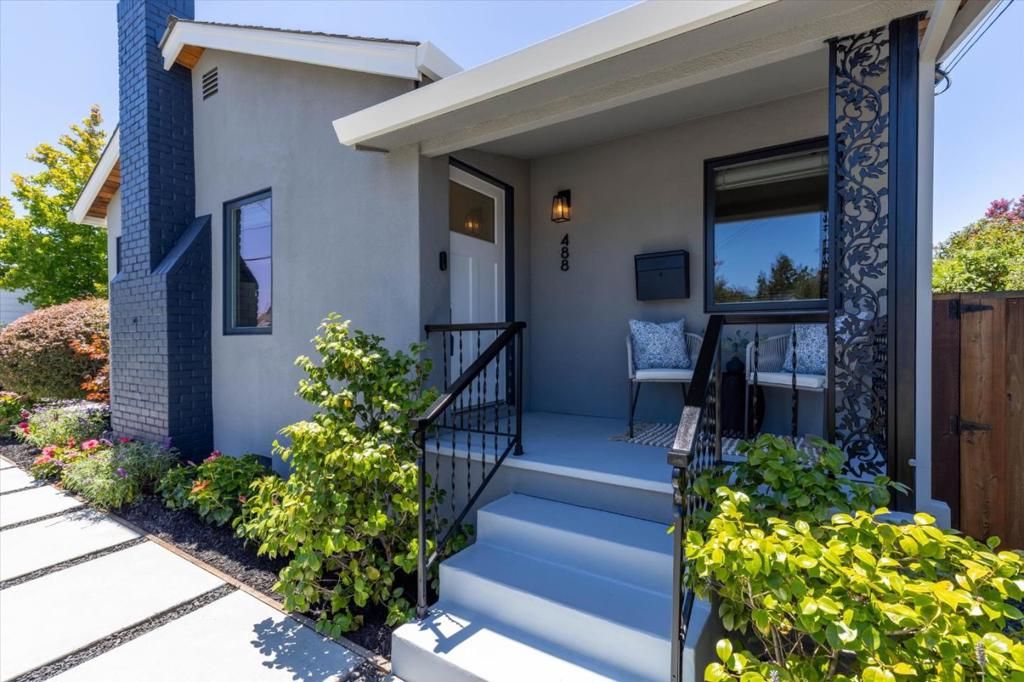 Image 5 of property listing at 488 Sapphire Street, Redwood City, CA 94062
