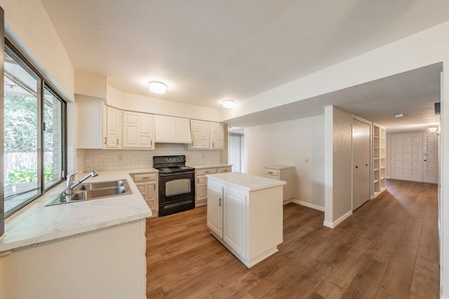 4017 Rushmoor Drive, Arlington, TX 76016