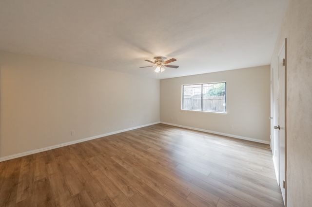 4017 Rushmoor Drive, Arlington, TX 76016