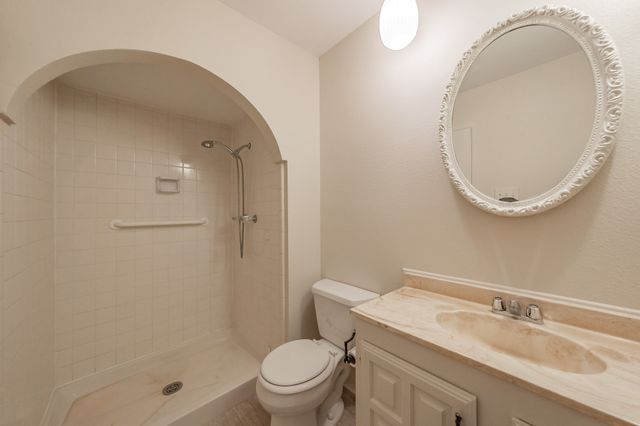 4017 Rushmoor Drive, Arlington, TX 76016