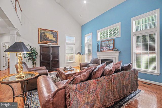 1942 POWELLS LANDING CIR, Woodbridge, VA 22191