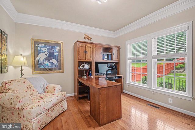 1942 POWELLS LANDING CIR, Woodbridge, VA 22191