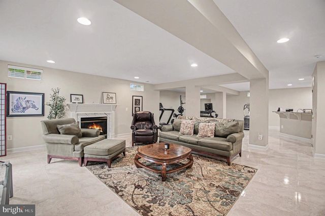 1942 POWELLS LANDING CIR, Woodbridge, VA 22191