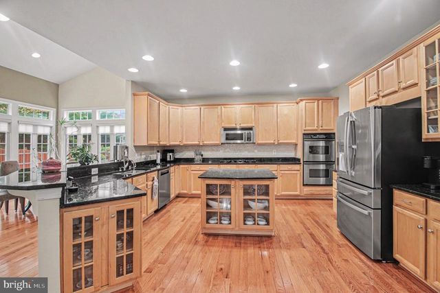 1942 POWELLS LANDING CIR, Woodbridge, VA 22191