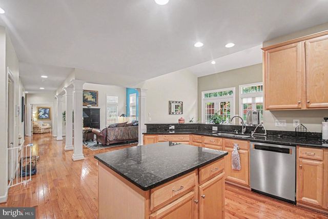 1942 POWELLS LANDING CIR, Woodbridge, VA 22191