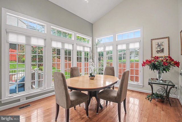 1942 POWELLS LANDING CIR, Woodbridge, VA 22191