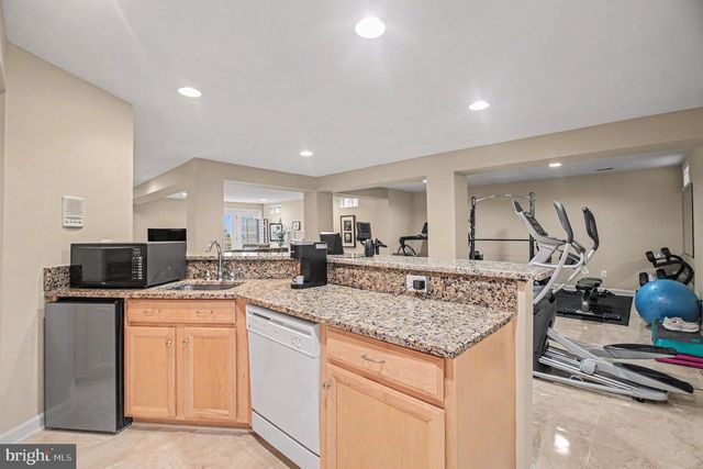 1942 POWELLS LANDING CIR, Woodbridge, VA 22191