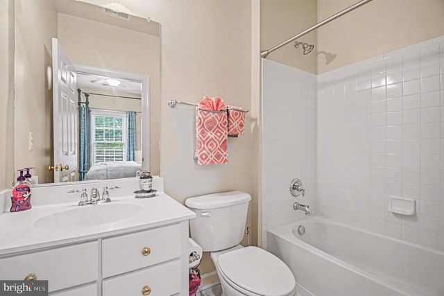 1942 POWELLS LANDING CIR, Woodbridge, VA 22191