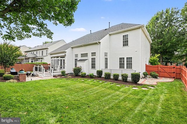 1942 POWELLS LANDING CIR, Woodbridge, VA 22191