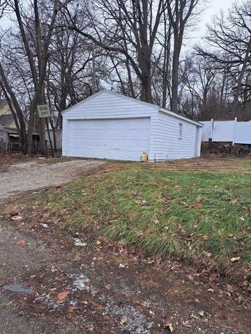 801 41st Street, Rock Island, IL 61201