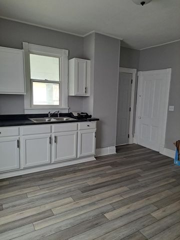 801 41st Street, Rock Island, IL 61201