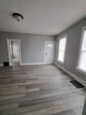 801 41st Street, Rock Island, IL 61201