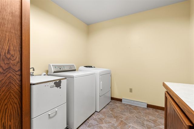 10501 N 22nd Street, Plainwell, MI 49080