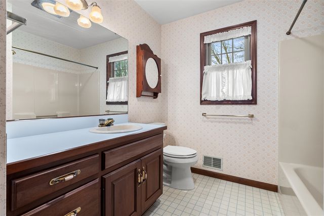 10501 N 22nd Street, Plainwell, MI 49080