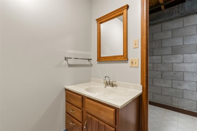 10501 N 22nd Street, Plainwell, MI 49080