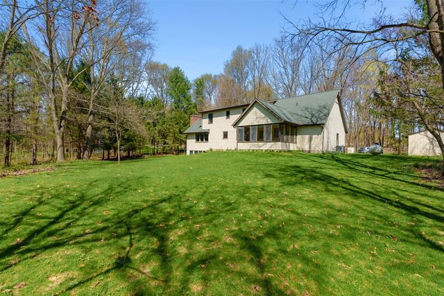 10501 N 22nd Street, Plainwell, MI 49080