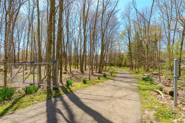 10501 N 22nd Street, Plainwell, MI 49080