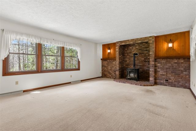 10501 N 22nd Street, Plainwell, MI 49080