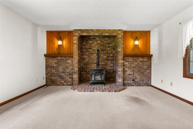 10501 N 22nd Street, Plainwell, MI 49080