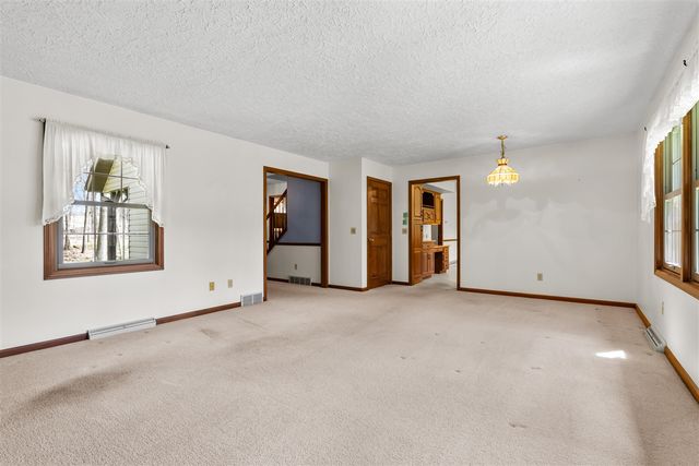10501 N 22nd Street, Plainwell, MI 49080
