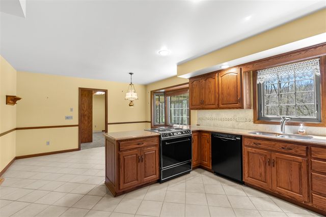 10501 N 22nd Street, Plainwell, MI 49080