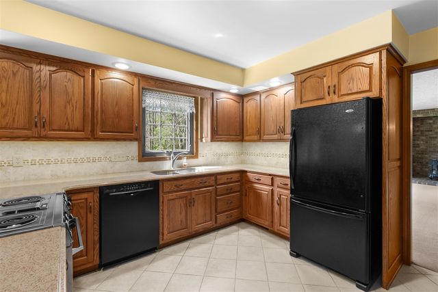 10501 N 22nd Street, Plainwell, MI 49080