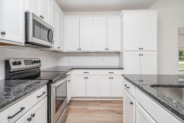 412 W Foxrun, Springfield, TN 37172