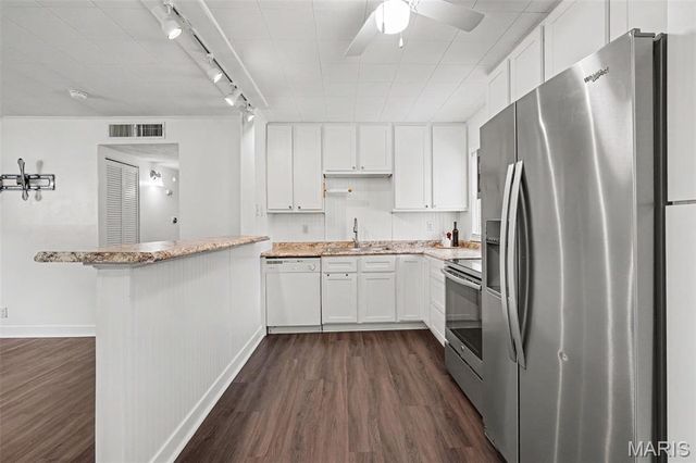 283 Ramsey Lane, Ballwin, MO 63021