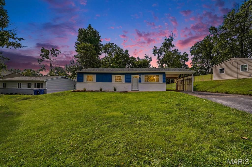 283 Ramsey Lane, Ballwin, MO 63021