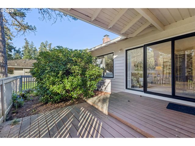 15116 Sw TRILLIUM Ln, Beaverton, OR 97007
