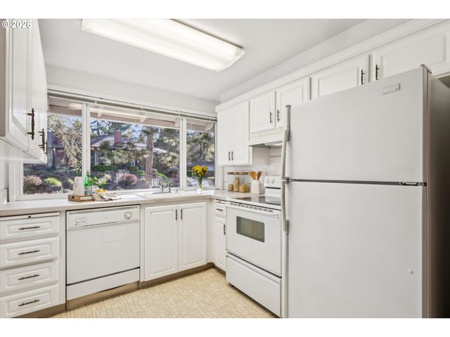 15116 Sw TRILLIUM Ln, Beaverton, OR 97007