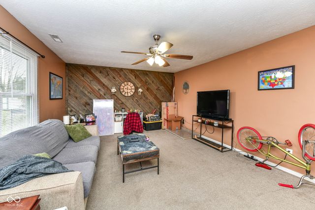 915 Congressional Way, Shelbyville, IN 46176