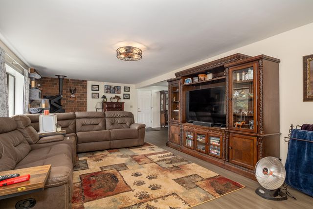 1000 Lawrence Lane, Merlin, OR 97532