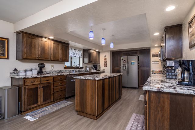 1000 Lawrence Lane, Merlin, OR 97532