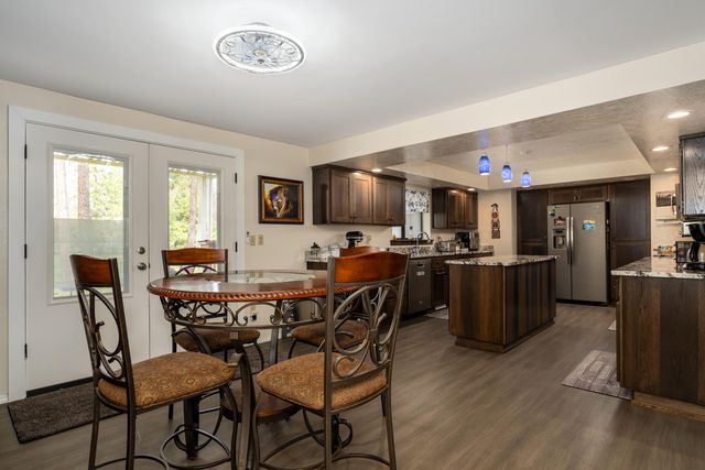 1000 Lawrence Lane, Merlin, OR 97532