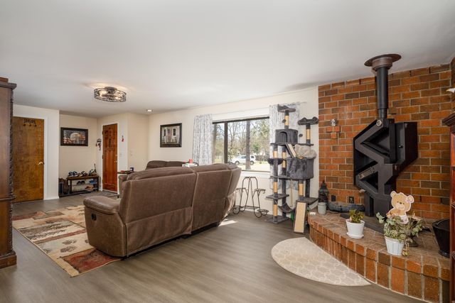 1000 Lawrence Lane, Merlin, OR 97532